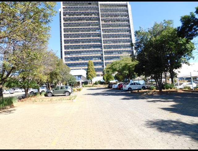 260M² OFFICE TO LET IN FERNDALE